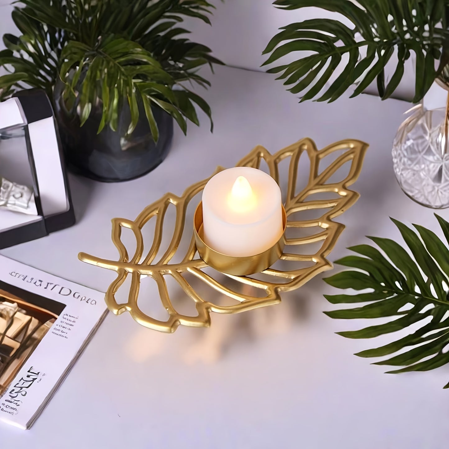 Elegant Golden Iron Leaf Candle Holder Single Tealight Stand for Home Decor Living Room Bar Party Dining Table Christmas Halloween