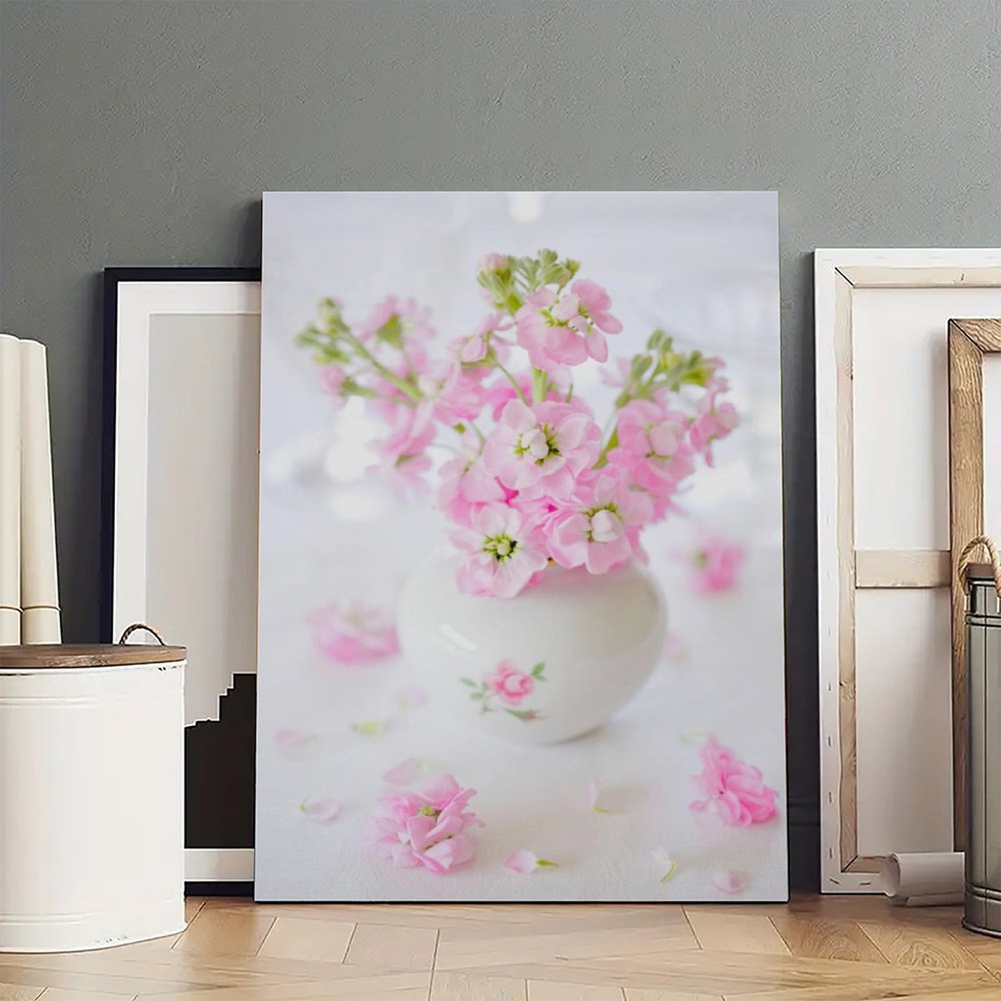 Pink flower paintings relax the interior 19