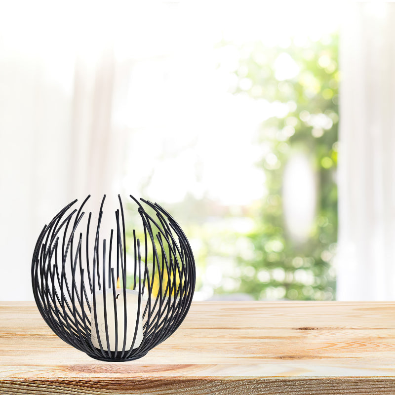 Handmade Iron Art Circle European Candle Holder for Romantic Ambiance