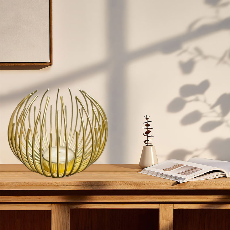 Handmade Iron Art Circle European Candle Holder for Romantic Ambiance